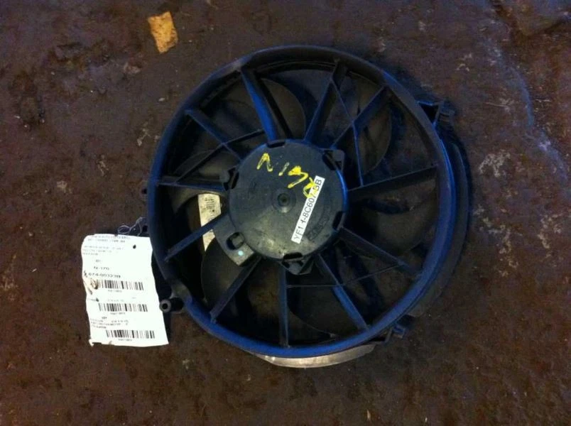 00-01 Conjunto de ventilador de radiador de pasajero derecho Mercury Sable Foto 3 de 4