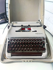 1955 Olympia SM3 De Luxe Typewriter w/Case ITALIC Pica 10cpi thumbnail