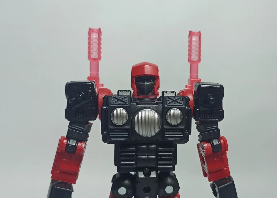 TRANSFORMERS 2024 LEGACY UNITED STAR RAIDER ROAD PIG DELUXE CLASS 100% COMPLETE - Image 3 of 4