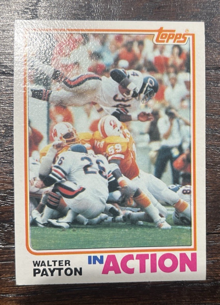 1982 Topps - In Action Walter Payton #303