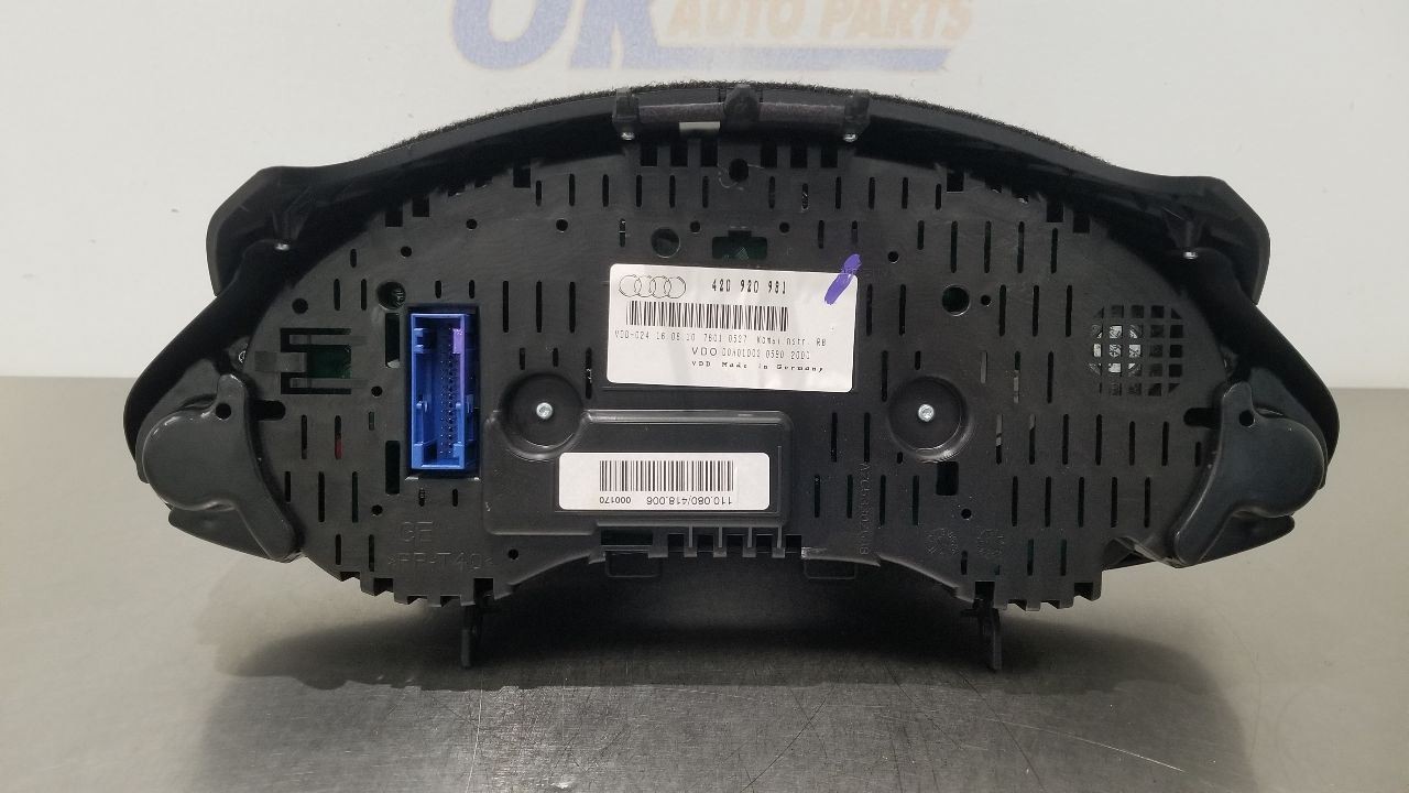 11 AUDI R8 QUATTRO 5.2L AT SPEEDOMETER INSTRUMENT CLUSTER 420920981