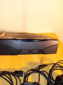 Sega Saturn w/ 3 Controllers & cables, Video Output Problem