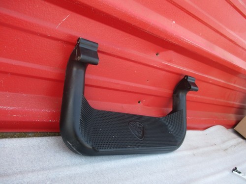 Truck Cab Side Step CARR USED 1 SIDE - Picture 3 of 10
