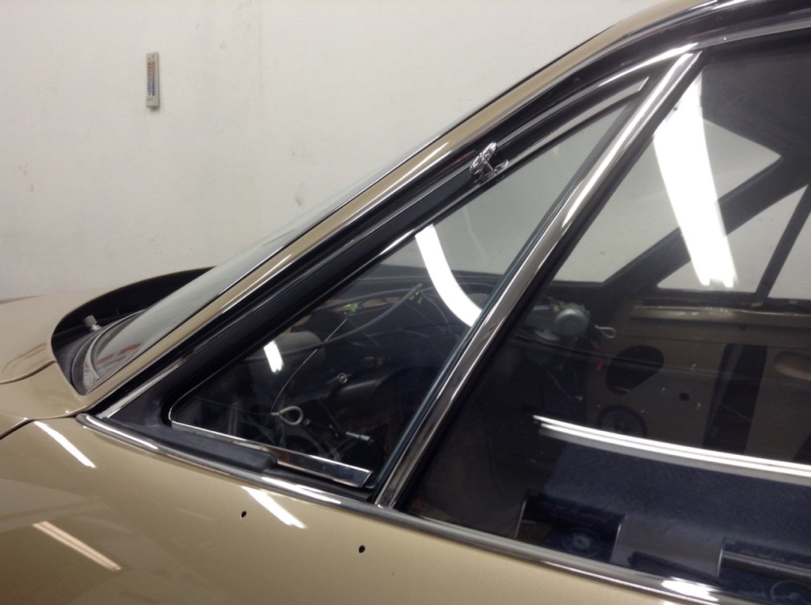 Ferrari 365 GTB/4 & GTS/4 Daytona (Coupe & Spyder) Door Vent Windows, New Pair