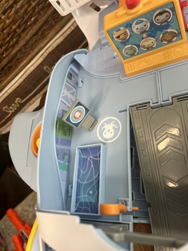 Octonauts Above & Beyond Octoray Ray Transforming Vehicle with 2 figures - Picture 10 of 15