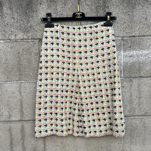 2002 CHANEL Mint Pink TWEED CC LOGO PENCIL SKIRT Size 24 With Velvet Hanger Bag - Picture 2 of 23