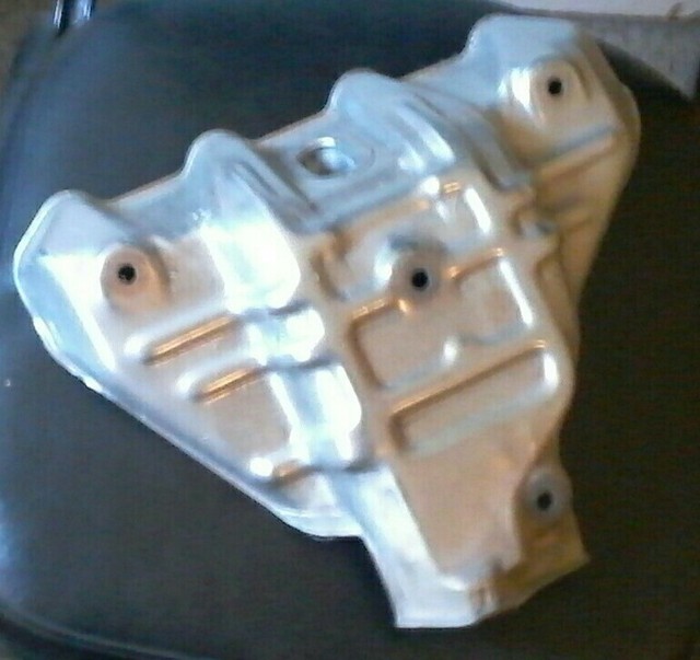 1988 1989 INTEGRA MANIFOLD HEAT SHIELD OEM 18120PG7660 MINT D16A1