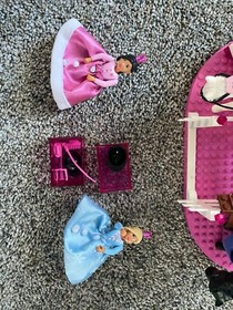 LEGO 7581- Belville Winter Royal Stable - with BOX -RARE