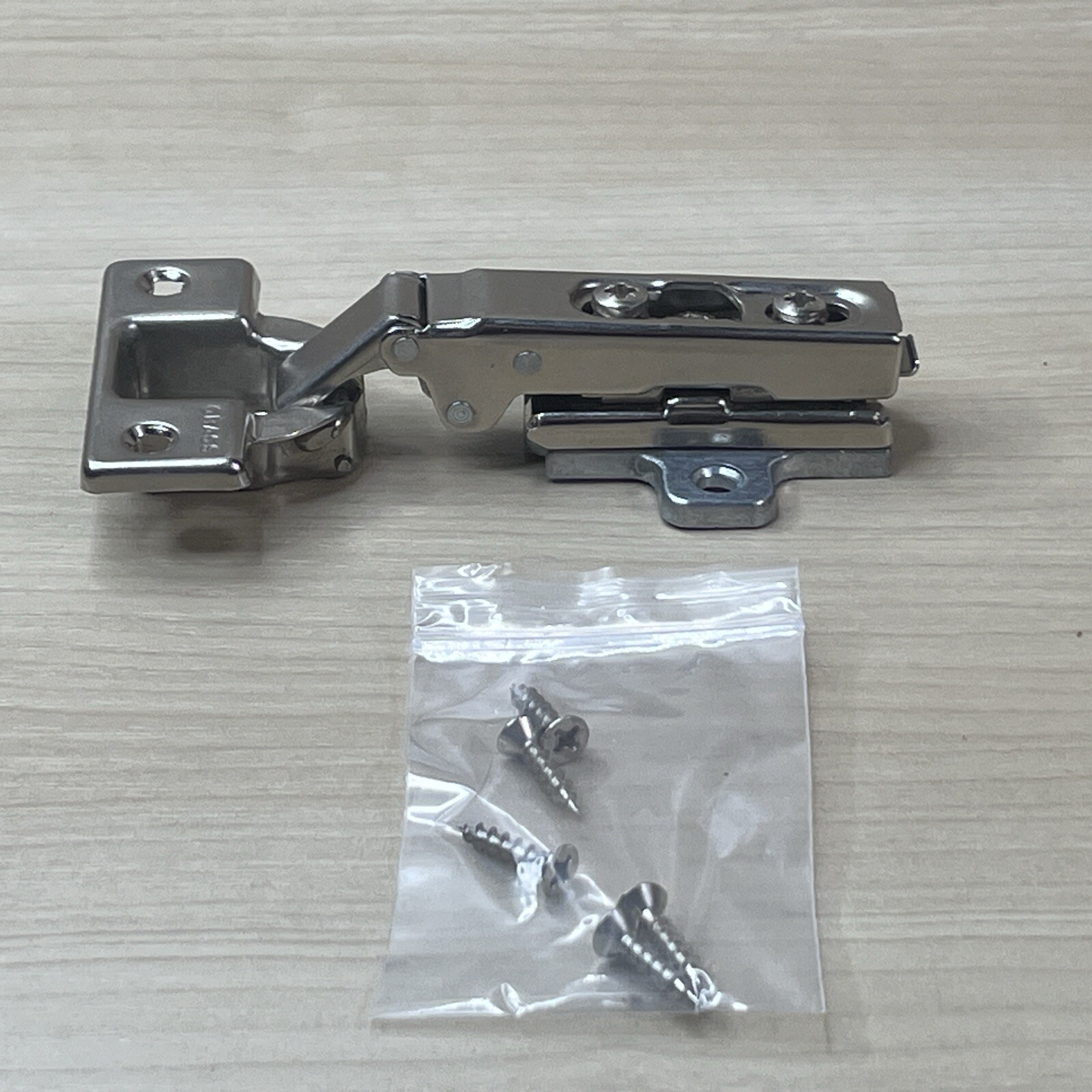 GRASS Hinge 1006-30 Clip On 110° Self Close Spring Full O'lay & Base Plate 46