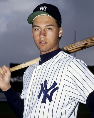 DEREK JETER 8x10 PHOTO UK