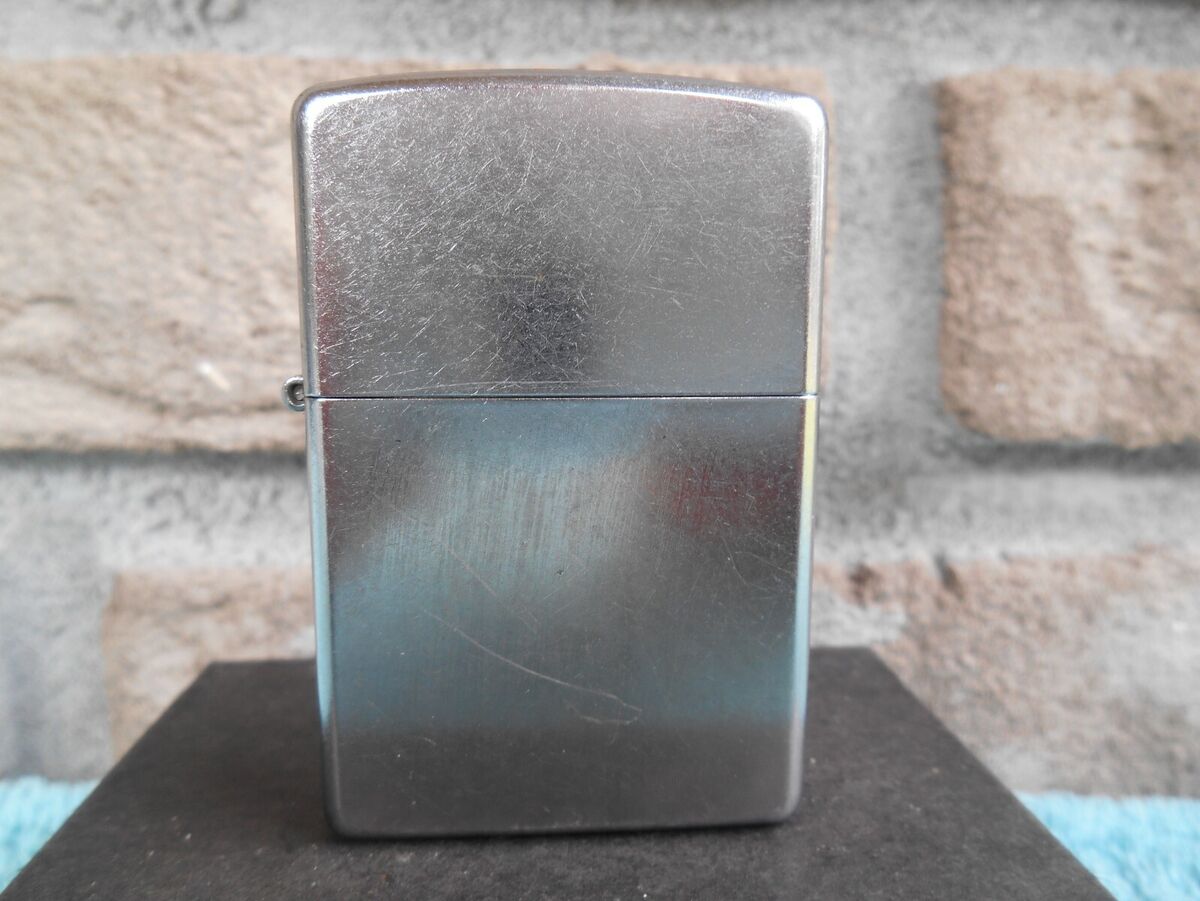 RETRO ZIPPO 2008 E-08 STREET CHROME CIGARETTE LIGHTER. NEVER RETRO ZIPPO 2008 E-08 STREET CHROME CIGARETTE LIGHTER. NEVER