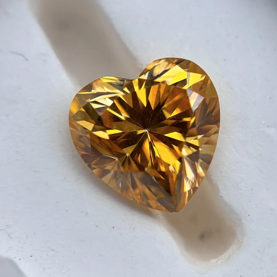 1PCS Heart Cut Golden Yellow 3x3mm-11x11mm Loose Moissanite D Color Fancy Stone - Image 2 of 4