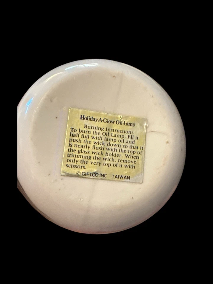 Lámpara de aceite de cerámica vintage Giftco “Holiday‐A‐Glow” molino de agua de invierno, Taiwán Foto 3 de 4