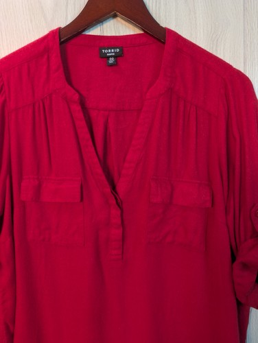 Torrid Womens Shirt Harper Challis Red Pullover 3/4 Sleeve Size 00X Medium - Picture 2 of 7