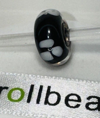 Bracelet Charm Authentic Trollbead Glass Sterling 61302 White Black Flower