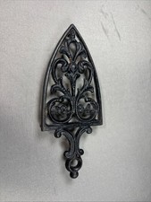 Black Cast Iron Wilton Sad Iron Trivet 1894 9  