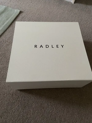 RADLEY LONDON CREAM MEDIUM GIFT BOX & TISSUE PAPER 36 x 36cm x 15cm BRAND NEW