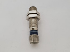 TELEMECANIQUE XS512B1PAM12 INDUCTIVE PROXIMITY SENSOR 12-24 VDC PNP 3 WIRE NNB