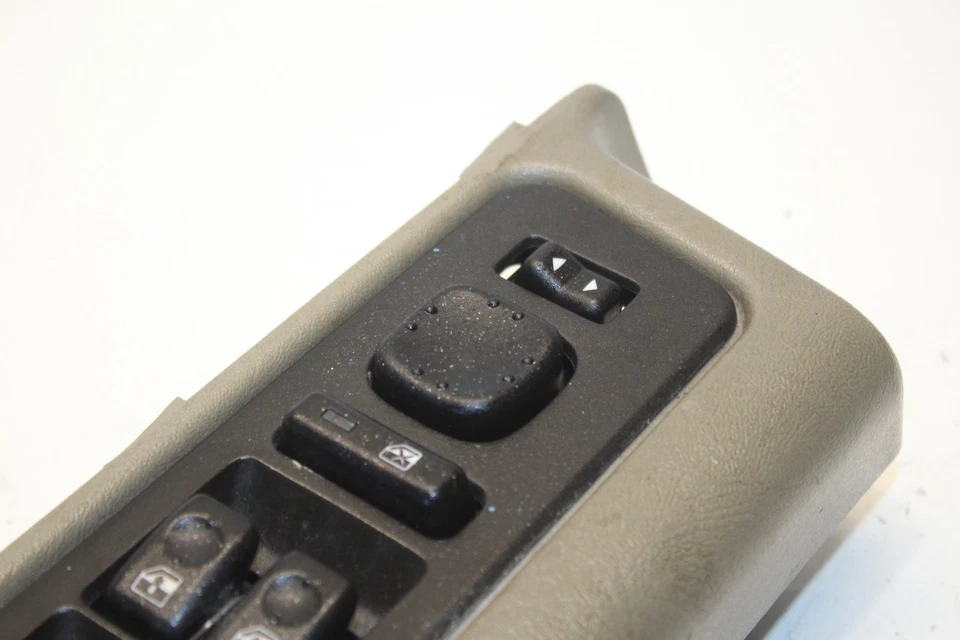 Interruptor maestro ventana delantera izquierda HUMMER H2 6.0 2003-2007 Y BISEL OEM Foto 3 de 4