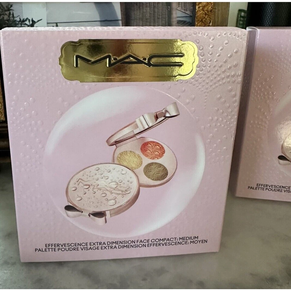 MAC 2022 Holiday Bubbles Bows Effervescence Extra Dimension Face Compact MEDIUM - Image 2 of 4