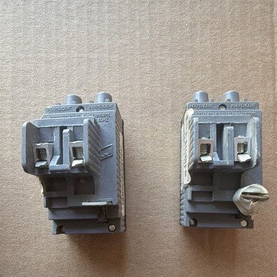 Siemens QT1515 Tandem Circuit Breaker 15A 2-Pole Push Button Lot of 2