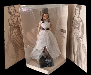 Poupée Barbie Chewbacca Star Wars 2019 Par Mattel - Édition Limitée GMM96 - NEUVE