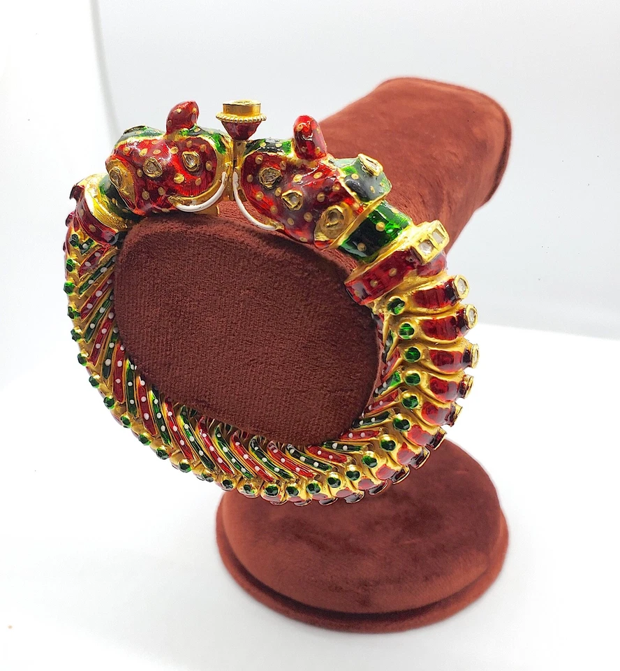 Elephant Indian Bangle in Gold and Silver and Rosecut Diamonds - Image 4 of 4