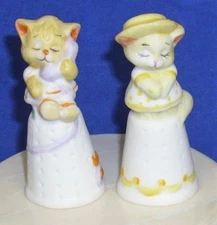 Lot of 2 Vtg AVAA Henco Feline Feelins Bisque Kitty Cat Thimble Figurines 1986