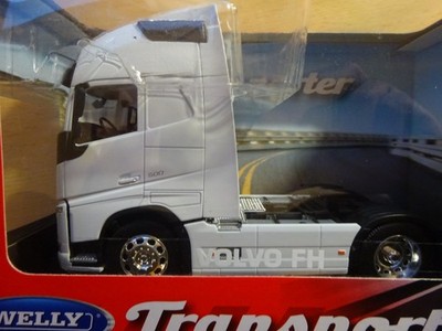 Volvo FH 2016 2-Axle LKW Zugmaschine  weiss Modelauto ca.18cm *NEU* 1/32 Spur 1