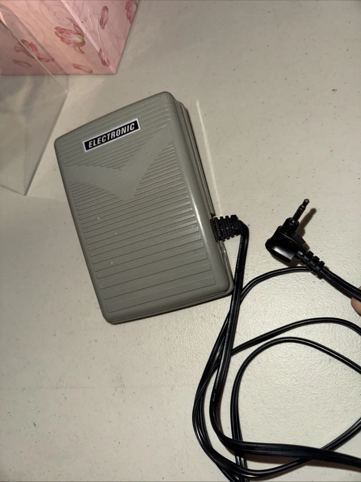 Pedal electrónico para máquina de coser Phaff Foto 3 de 4