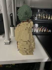 ** Updated** LEGO Star Wars Ultimate Collector Series UCS - Yoda (7194) 