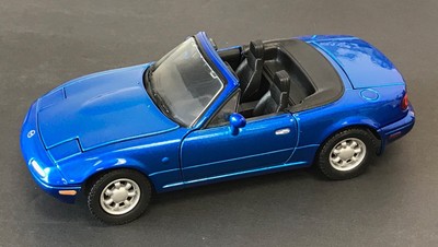 MOTOR MAX Mazda MX-5 Miata 1:24 Blue Diecast Car