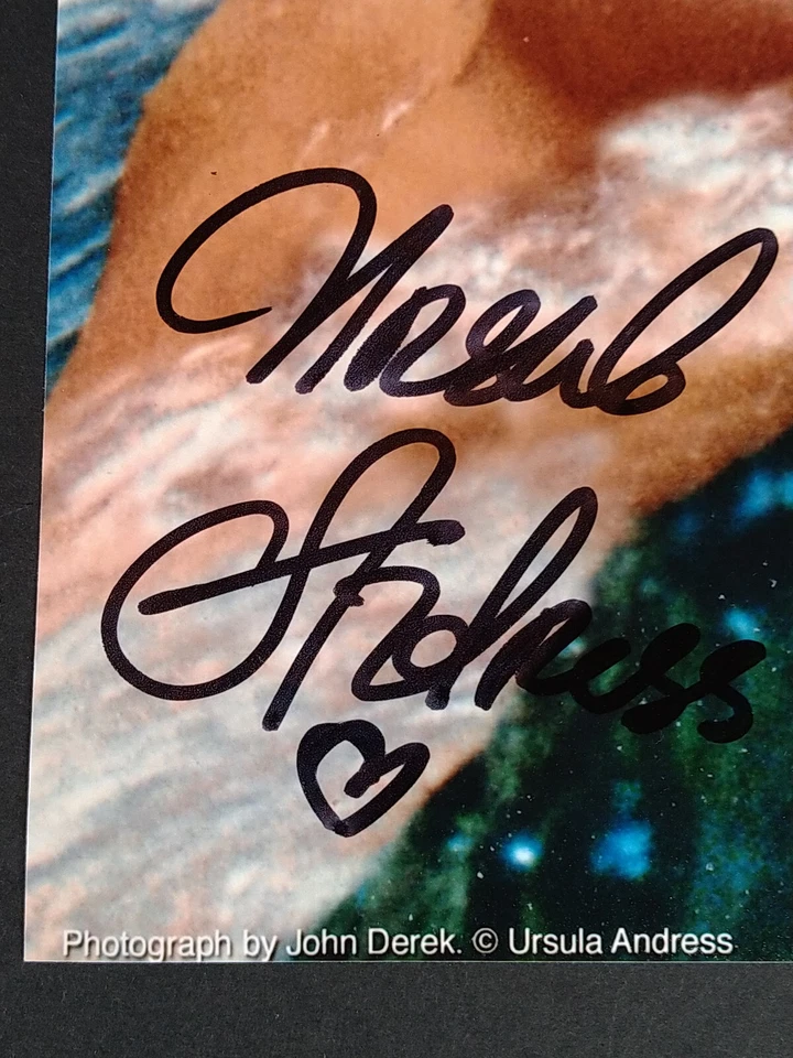 Photo signée Ursula Andress "Honey Ryder" Autographe COA James Bond 007 Dr. No - Photo 4/4