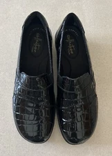 Clarks May Marigold Clog Black Patent Croc Print US Women's 6 1/2 M