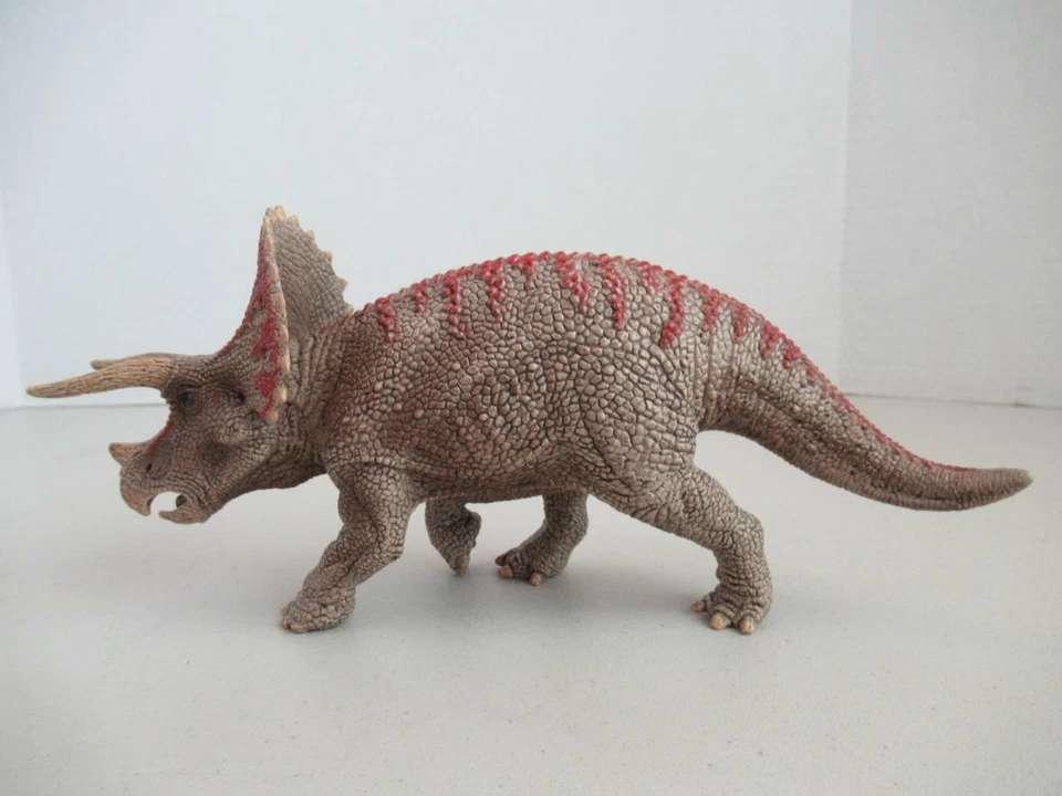 Figura de dinosaurio con cuernos Schleich Triceratops D-73527 Foto 2 de 4