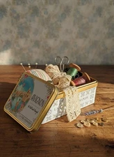 Vintage metal box La Cure Gourmande Avignon - Pont Saint-Bénézet - decoration