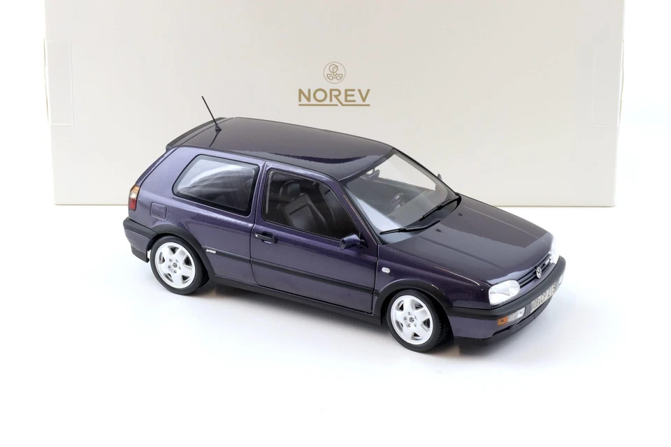 VW Volkswagen Golf 3 VR6 de 1996 violet métallisé au 1/18 de NOREV 188417 - Photo 2/4