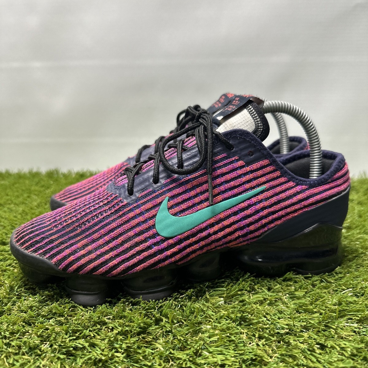 nike vapormax green and red