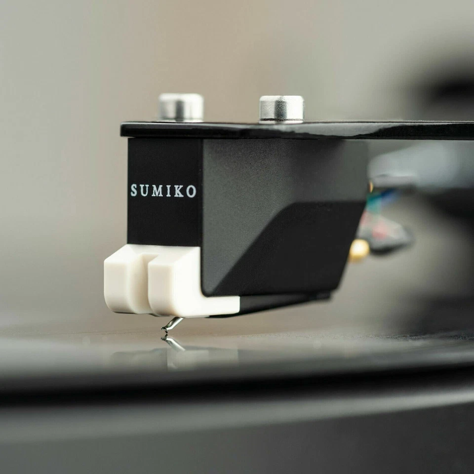Pro-Ject Debut Carbon EVO Turntable With Sumiko Rainier MM Cartridge Gloss Black - Image 3 of 4