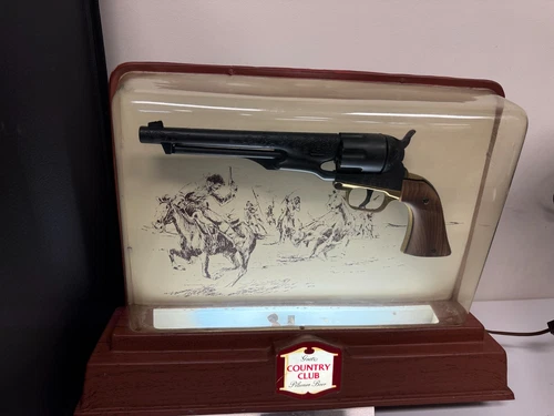 VINTAGE 1959 RARE GOETZ COUNTRY CLUB PILSENER BEER PISTOL GUN LIGHTED SIGN