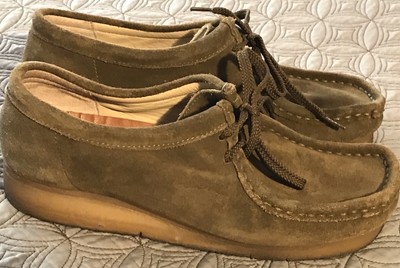olive green wallabees