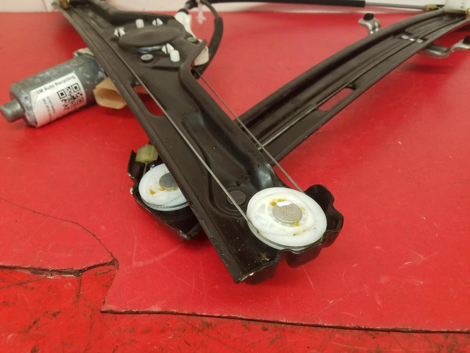 2010 BMW X5 5 DOOR ESTATE PASSENGER FRONT WINDOW REGULATOR + MOTOR - Imagem 4 de 4