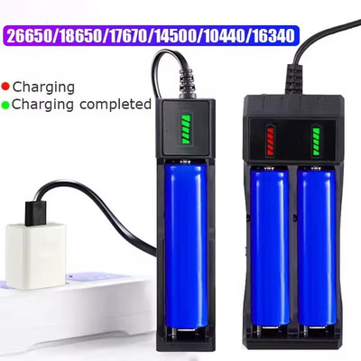 Akku ladegerät 2/4 Slot Batterieladegerät LCD Display Universal für Li-ion 18650
