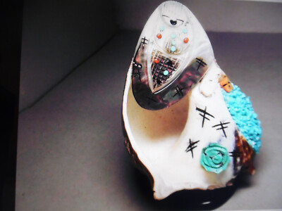 ZUNI FETISH F-3911 SHELL WITH FOUR CORN MAIDENS BY CHAD QUANDELACY