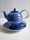 Whittard of Chelsea blue and white flower Design Hand Painted Tea For One
