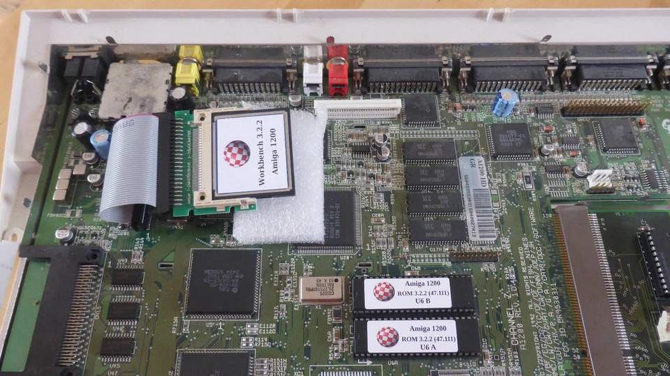 AMIGA 1200 . Workbench 3.2.2 + WHDLoad ( 3GB Spiele und Programe ) + Kickstart - Bild 3 von 4