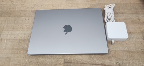 2021 MacBook Pro 14" M1 Pro 16GB RAM 1TB DRIVE A2442 - Picture 10 of 17