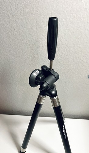 Targus Portable Tripod TG-42TT Extends 11" to 42” Desk/Travel Lightweight Black - Picture 5 of 7
