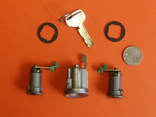 IGNITION BARREL + 2 DR LOCKS SUIT TOYOTA DYNA RU20 RU30 LANDCRUISER HJ60-NID131B