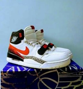 Nike AIR JORDAN LEGACY 312 NRG bianche arancioni e nere, taglia 45, mai  usate. | eBay